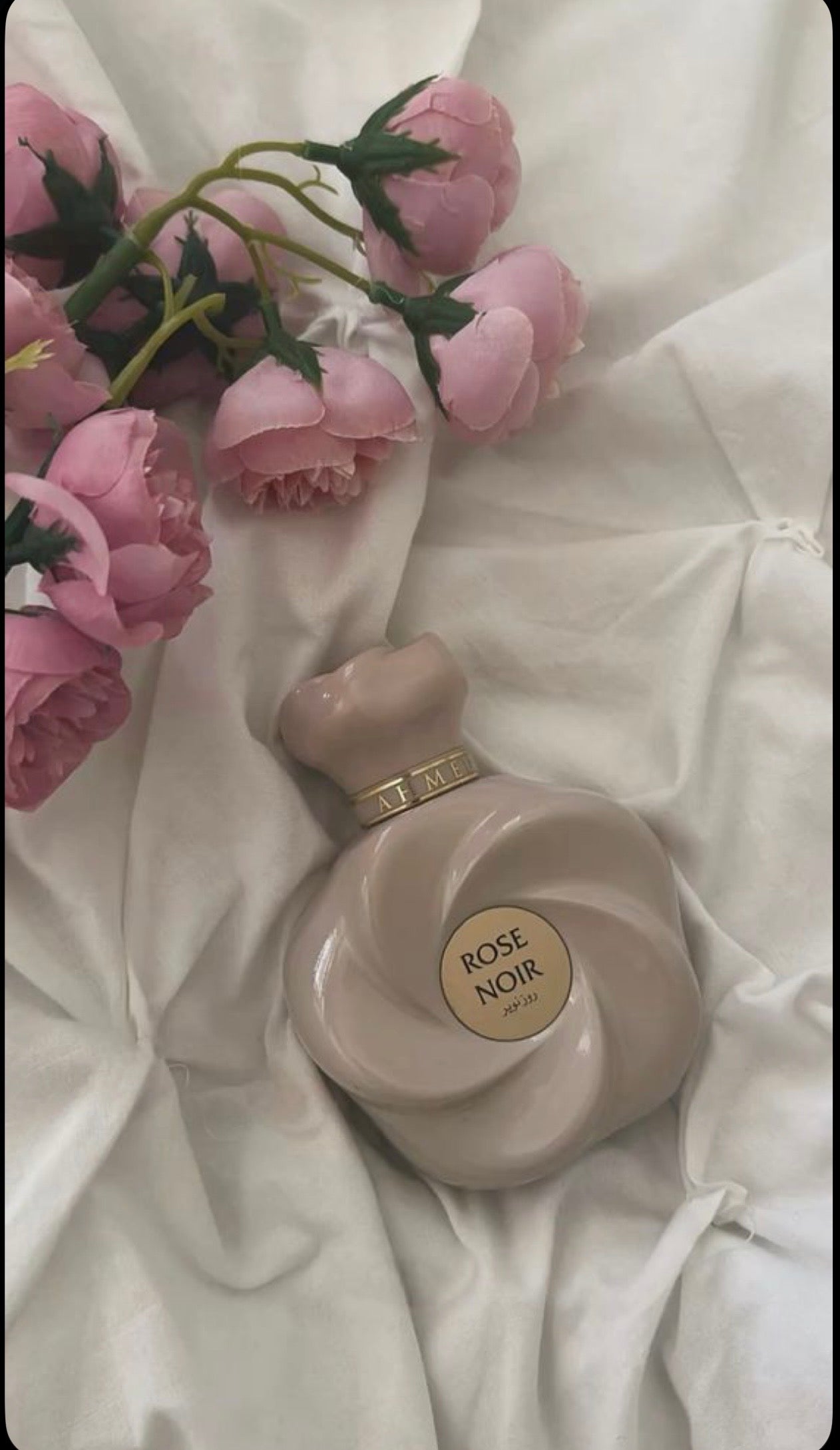 🌹 Rose Noir – L’Élégance Mystérieuse